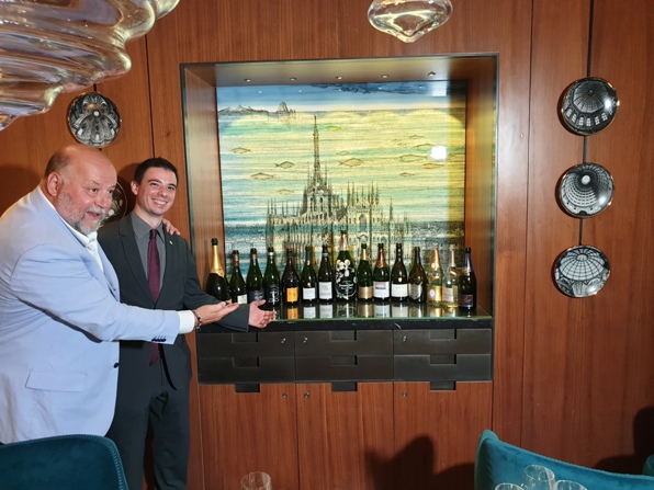  da sinistra Leo Damiani e il sommelier Andrea Loi